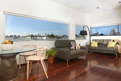 Saint George - The Townhouse - Kalgoorlie Accommodation 2