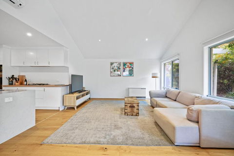 Salt Air Hideaway With Lush Backyard - Kalgoorlie Accommodation 3