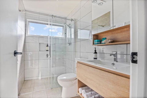 SALTAIR Beach House Right In Town - Kalgoorlie Accommodation 3