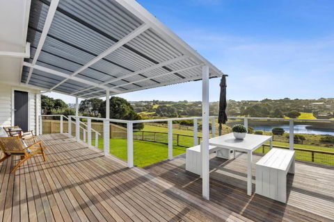 SALTWATER HOUSE - Opposite The Beach And Views Over The Lake! - Kalgoorlie Accommodation 3