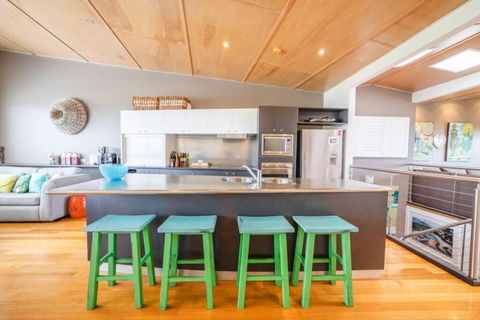 Saltwater 5 - Sleeps 8 - Close To Main Beach - Kalgoorlie Accommodation 1