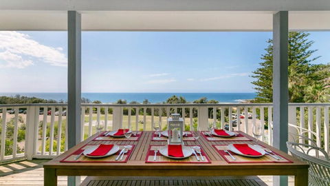 Salty Air Beachside Cottage At Killcare - Kalgoorlie Accommodation 1