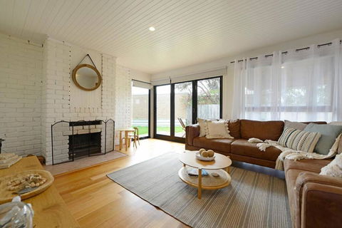 Salty Escape - Kalgoorlie Accommodation 1