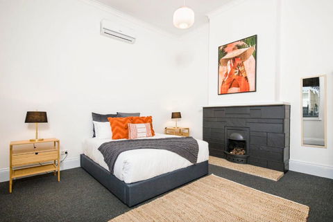 Salty Pines - 3BR House Glenelg South - Kalgoorlie Accommodation 1