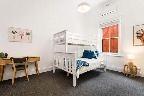 Salty Pines - 3BR House Glenelg South - Kalgoorlie Accommodation 3