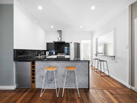 Salty Sea Cottage - Kalgoorlie Accommodation 0