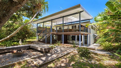 Salty Seaside - Kalgoorlie Accommodation 0