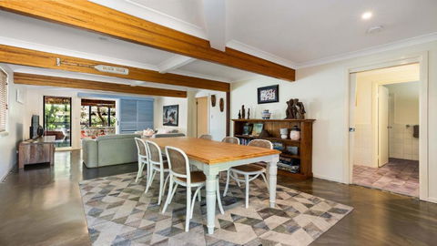 Salty Seaside - Kalgoorlie Accommodation 1