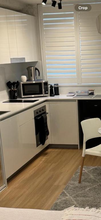 Sam The Central Studio - Kalgoorlie Accommodation 3