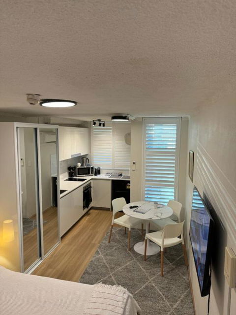 Sam The Central Studio - Kalgoorlie Accommodation 2