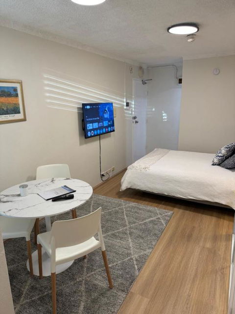 Sam The Central Studio - Kalgoorlie Accommodation 1