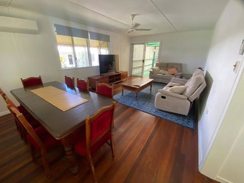 Samantha - Kalgoorlie Accommodation 0