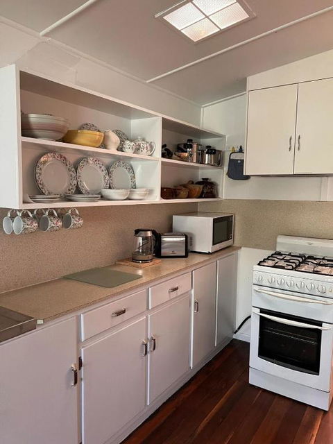 Samantha - Kalgoorlie Accommodation 1