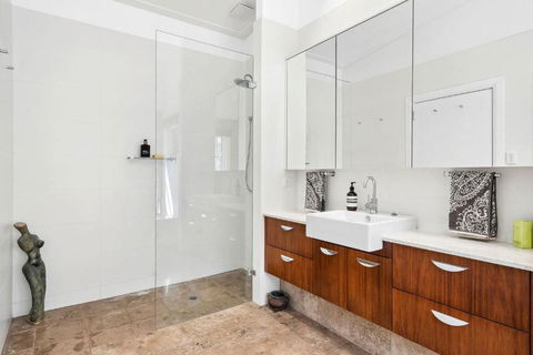 Sanctuarium - Kalgoorlie Accommodation 3