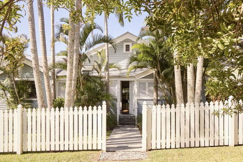 Sanctuary Spaces - Kia Ora Byron - Kalgoorlie Accommodation 1