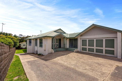 Sand And Foam - Kalgoorlie Accommodation 0