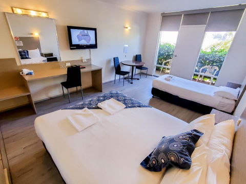 Sandors Motor Inn - Kalgoorlie Accommodation 3