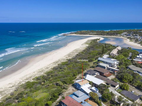 Sandpiper Beachfront House - Hastings Point - Kalgoorlie Accommodation 2
