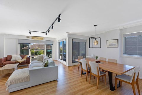 Sandy Cove Apartment The Entrance 8 - Kalgoorlie Accommodation 0