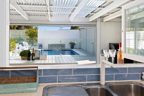 SANTORINI BEACH HOUSE SAFETY BEACH - Kalgoorlie Accommodation 3