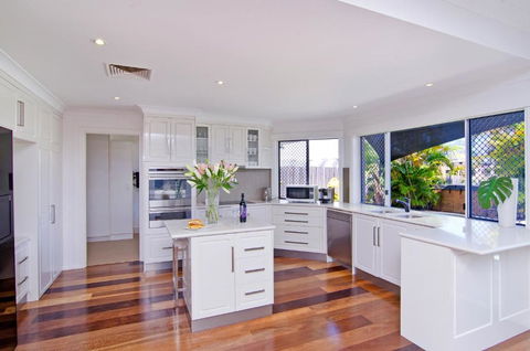 SEACLUSION 5 Bed Waterfront, Sleeps 12 - Kalgoorlie Accommodation 1