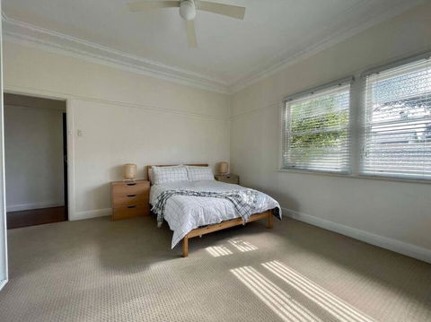 Serene Countryside Escape Spacious 3BR Retreat Near Wineries - Kalgoorlie Accommodation 1