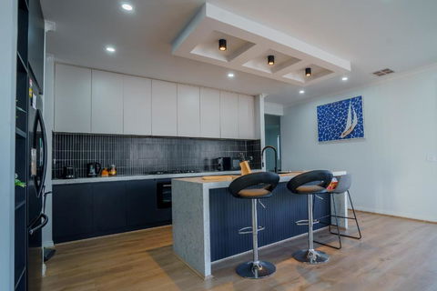 Serene Truganina Family Retreat - Kalgoorlie Accommodation 0