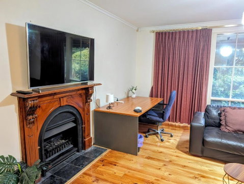 Spacious, Modern & Stylish Vacation Home - Kalgoorlie Accommodation 2