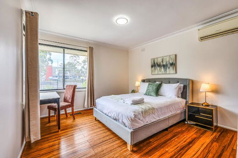 StayAU Family-Friendly 3BR Getaway In Malvern - Kalgoorlie Accommodation 1