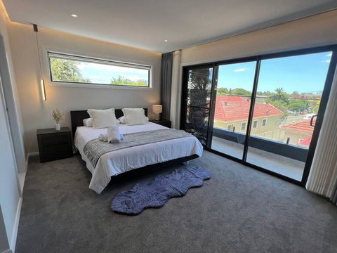 Stylish Serenity At Sunrise - Kalgoorlie Accommodation 0