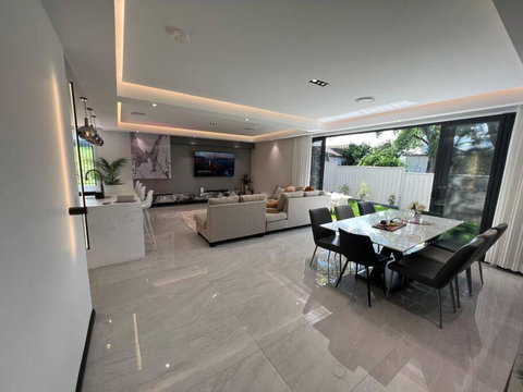 Stylish Serenity At Sunrise - Kalgoorlie Accommodation 3