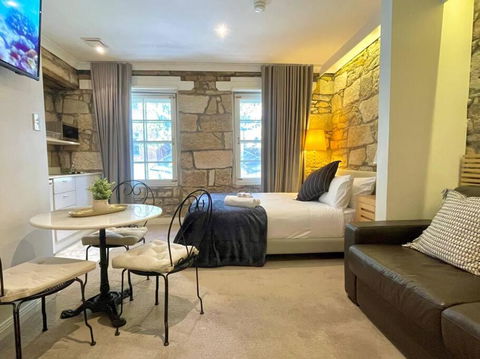 Sydney Escape - Pyrmont Stylish Studio Apartment - Kalgoorlie Accommodation 1