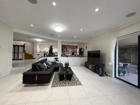 Sydney 5 Bedrooms Water Front House - Kalgoorlie Accommodation 3