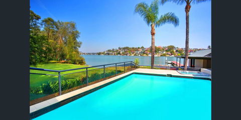 Sydney 5 Bedrooms Water Front House - Kalgoorlie Accommodation 1