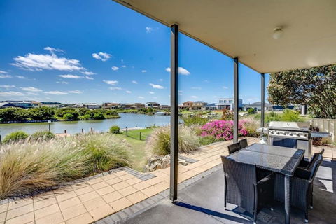 T2 12 Wentworth Pde Hindmarsh Island - No Linen Included - Kalgoorlie Accommodation 1
