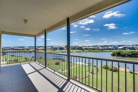 T2 12 Wentworth Pde Hindmarsh Island - No Linen Included - Kalgoorlie Accommodation 2