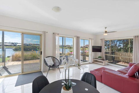 T2 12 Wentworth Pde Hindmarsh Island - No Linen Included - Kalgoorlie Accommodation 3