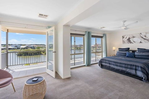 T2 12 Wentworth Pde Hindmarsh Island - No Linen Included - Kalgoorlie Accommodation 0