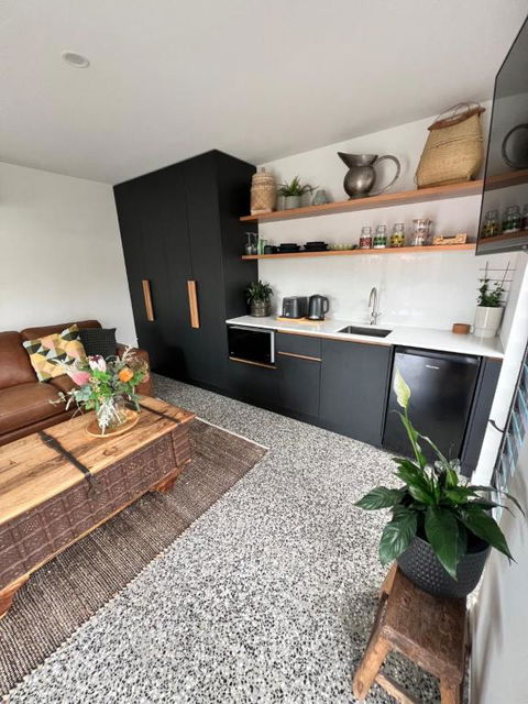 THE BANKSIA SUITE - Kalgoorlie Accommodation 2