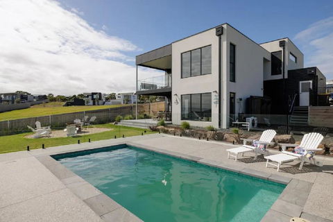 The Bay View San Remo By Ready Set Stay- BYO LINEN & TOWELS - Kalgoorlie Accommodation 0