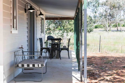 The Bungalow Cottage - Kalgoorlie Accommodation 2