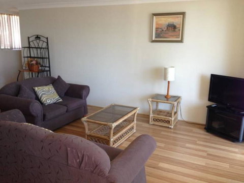 Beachpoint, Unit 101, 28 North Street - Kalgoorlie Accommodation 3