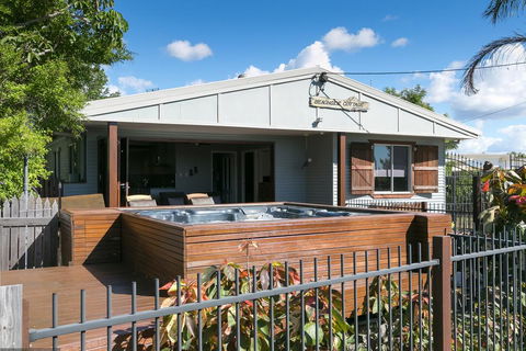 Beachside Cottages - Kalgoorlie Accommodation 1