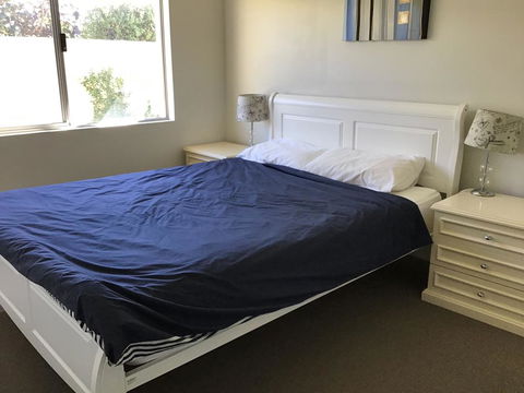Beachwood House - Broadwater - Kalgoorlie Accommodation 2