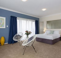Bella Vista Townhouse with Views - Kalgoorlie Accommodation