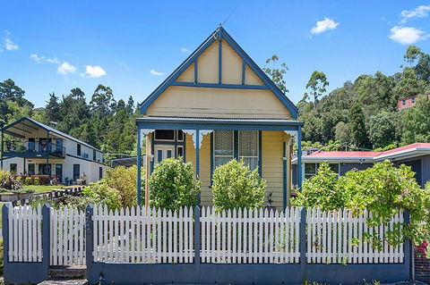 Benvenuti, To Comstock Cottage - Kalgoorlie Accommodation 2