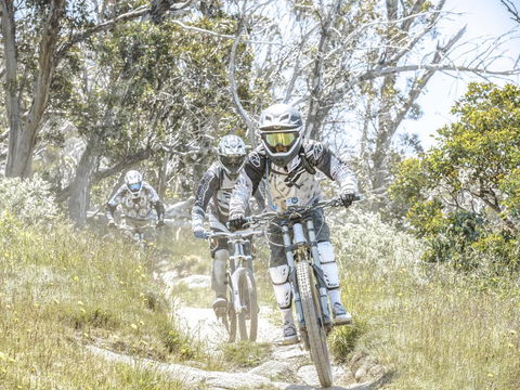 Bernti's Mountain Inn - Kalgoorlie Accommodation 3