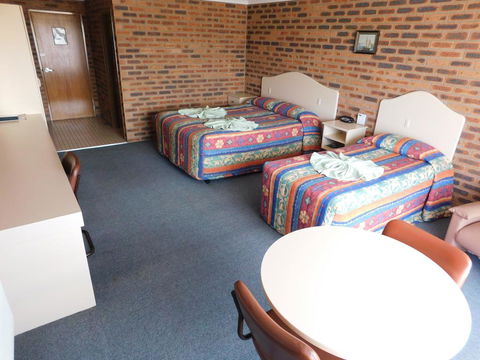 Big Trout Motel - Kalgoorlie Accommodation 1
