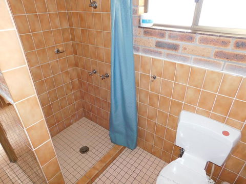 Big Trout Motel - Kalgoorlie Accommodation 3