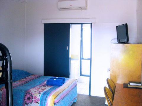 Billabong Hotel - Kalgoorlie Accommodation 2